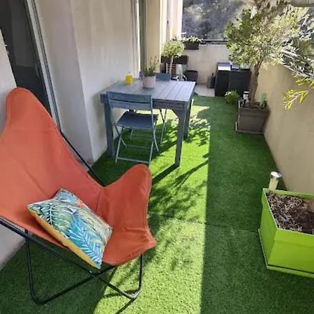 Modern For 4 People With Terrace Apartment *