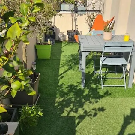 Modern For 4 People With Terrace Apartment